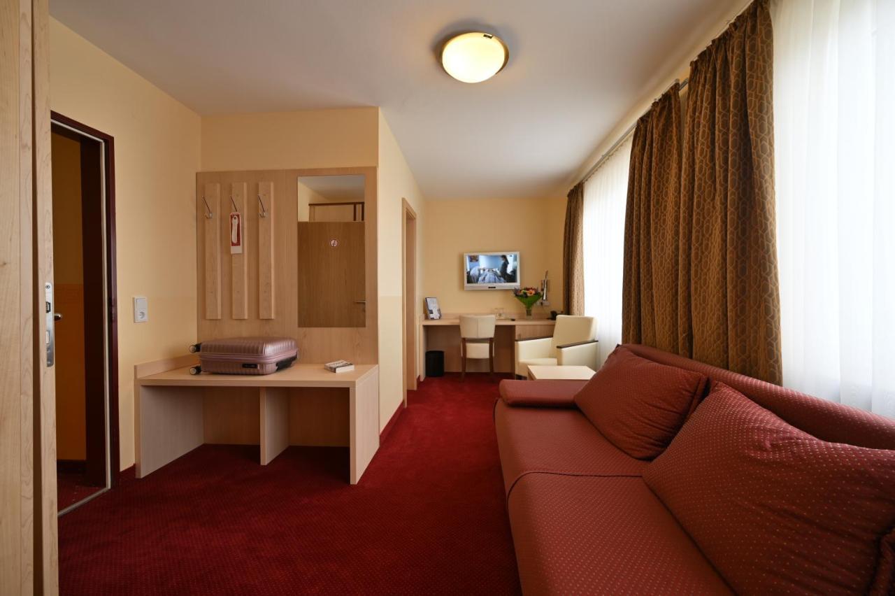 Hotel Apollo Garni レーゲンスブルク エクステリア 写真