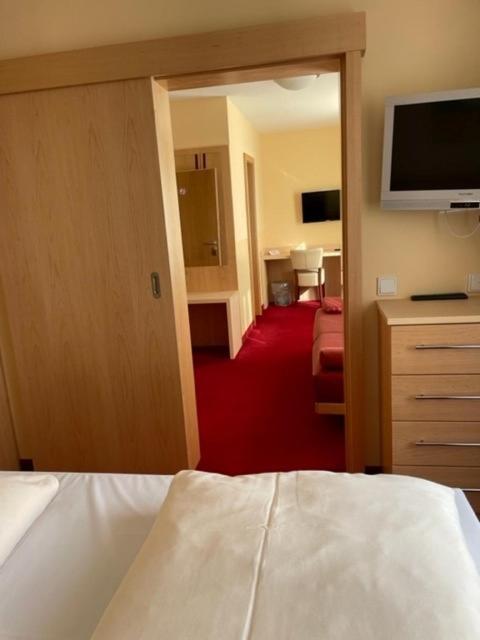 Hotel Apollo Garni レーゲンスブルク エクステリア 写真