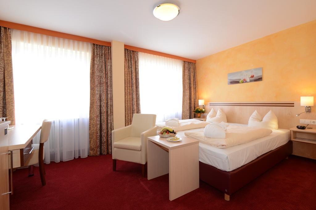 Hotel Apollo Garni レーゲンスブルク エクステリア 写真