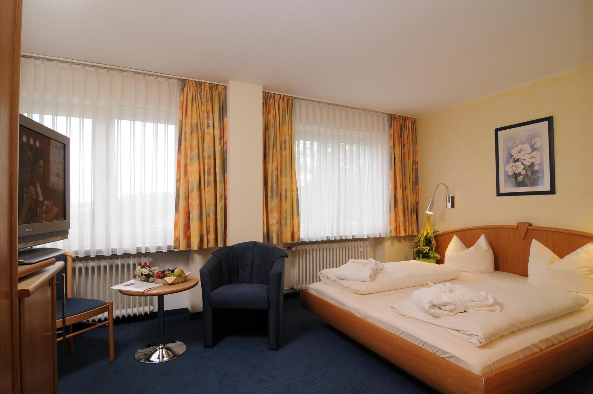 Hotel Apollo Garni レーゲンスブルク エクステリア 写真
